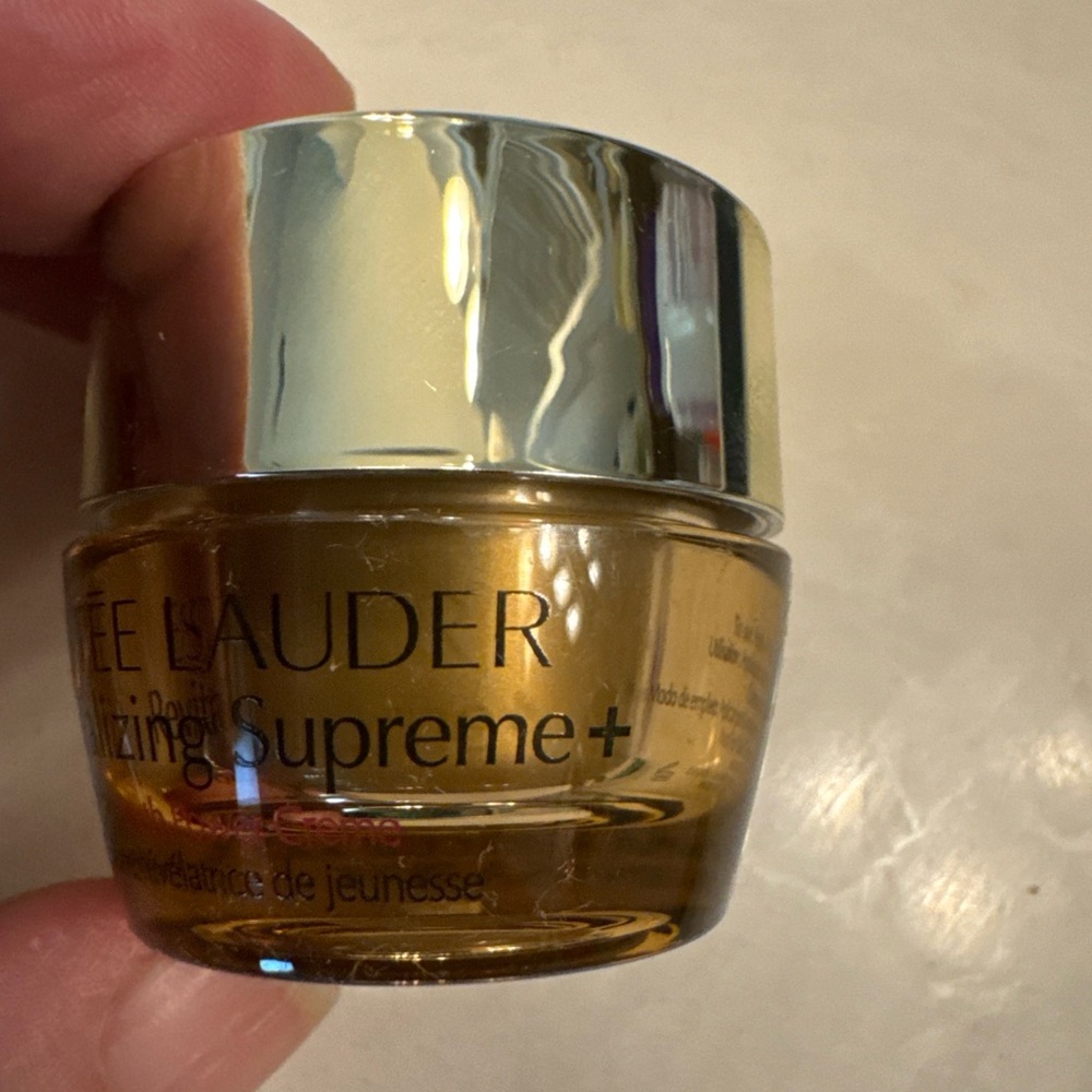 Estee Lauder Revitalizing Supreme in Gold Jar - Picture 2 of 3